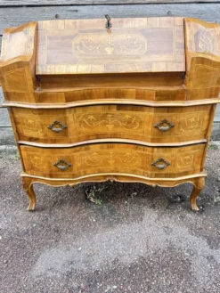 Scriban galbé et marqueté , Travail italien début XX S