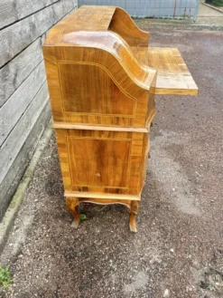 Scriban galbé et marqueté , Travail italien début XX S
