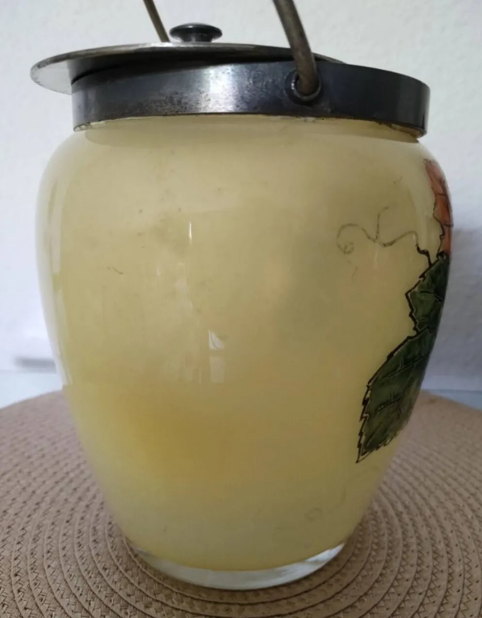 Seau à biscuits en verre émaillé signé JEM (École Legras)