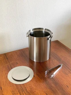 Seau à champagne « Cylinda Line » en acier inoxydable d’Arne Jacobsen pour Stelton, Danemark 1970s