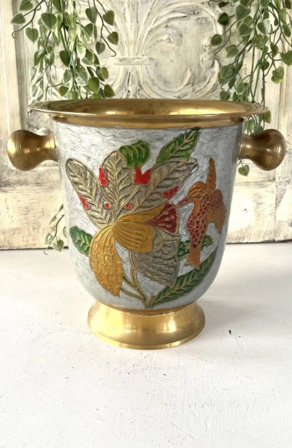 Seau à champagne en cloisonné français émaillé coloré sur laiton.