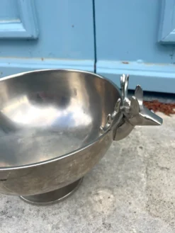 Seau à champagne en forme de tête de cerf sur pied.