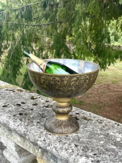 Seau à champagne en laiton avec piédestal floral orné