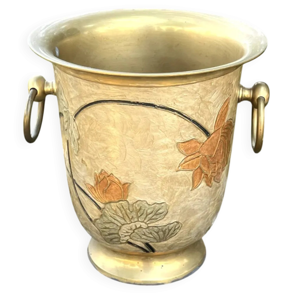 Seau à champagne en laiton cloisonné vintage avec des fleurs de lotus et une poignée.