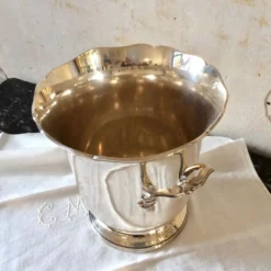 Seau à champagne en métal argenté St-Médard