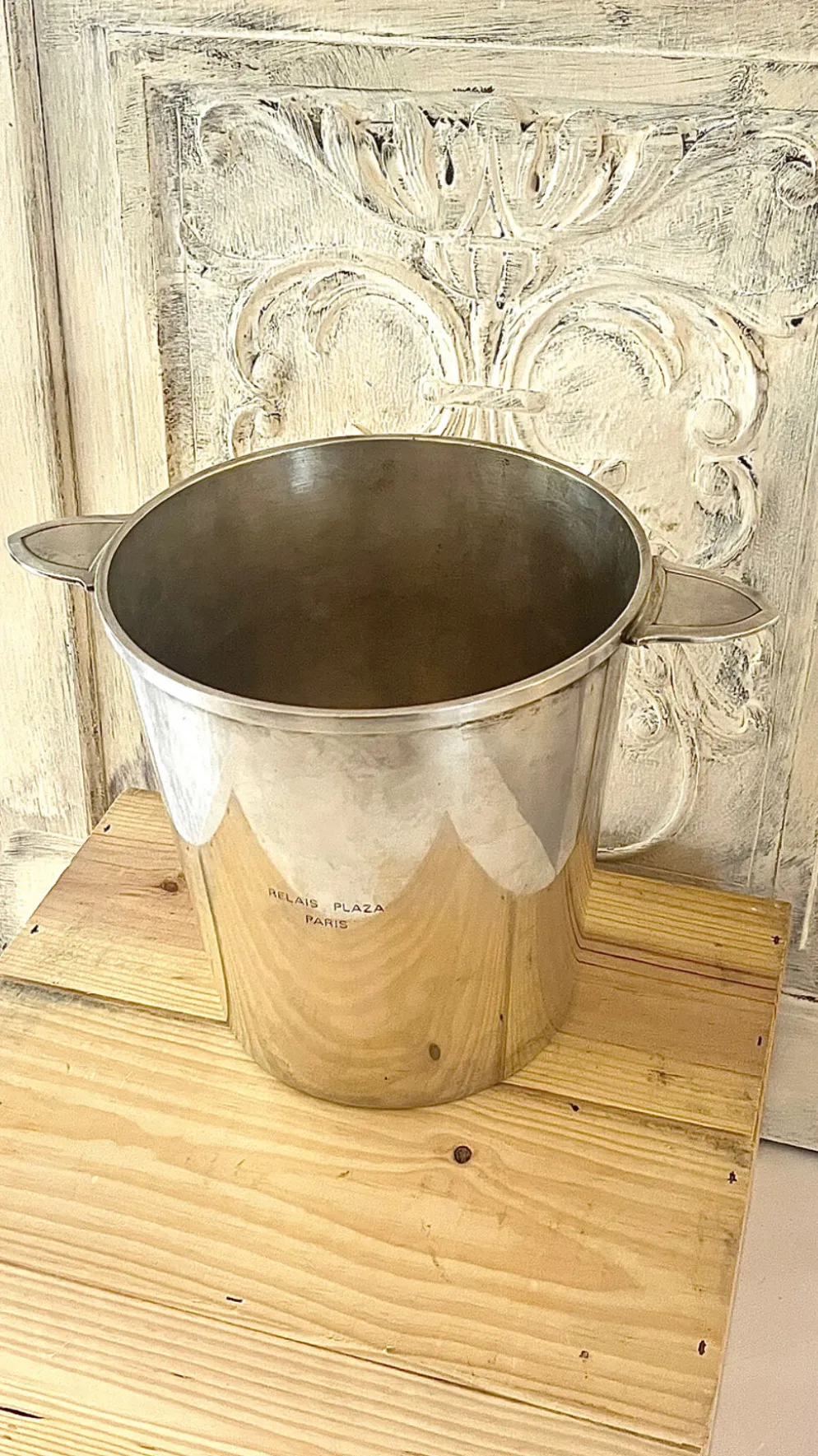 Seau à champagne en métal argenté Christofle – Relais Plaza Paris