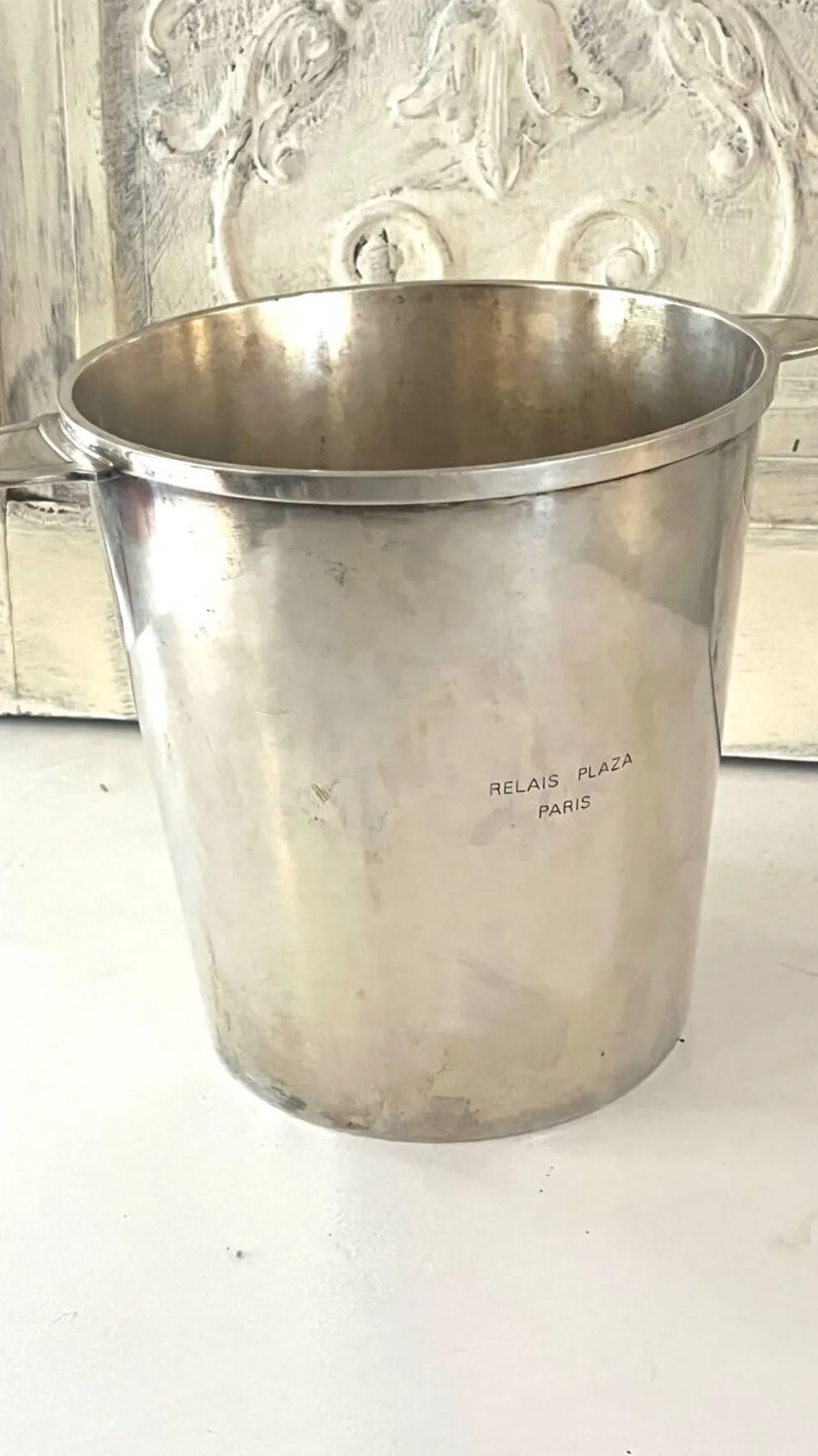 Seau à champagne en métal argenté Christofle – Relais Plaza Paris