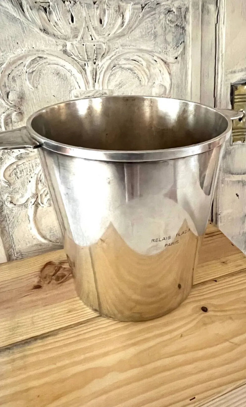 Seau à champagne en métal argenté Christofle – Relais Plaza Paris