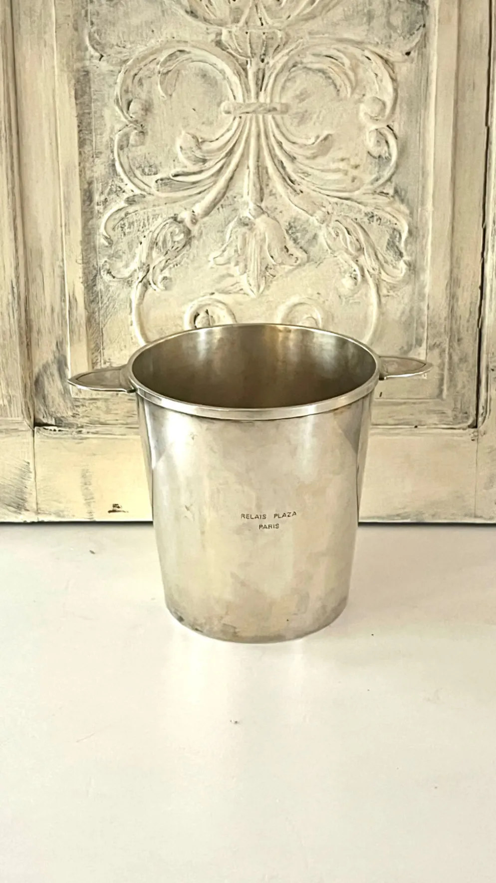 Seau à champagne en métal argenté Christofle – Relais Plaza Paris