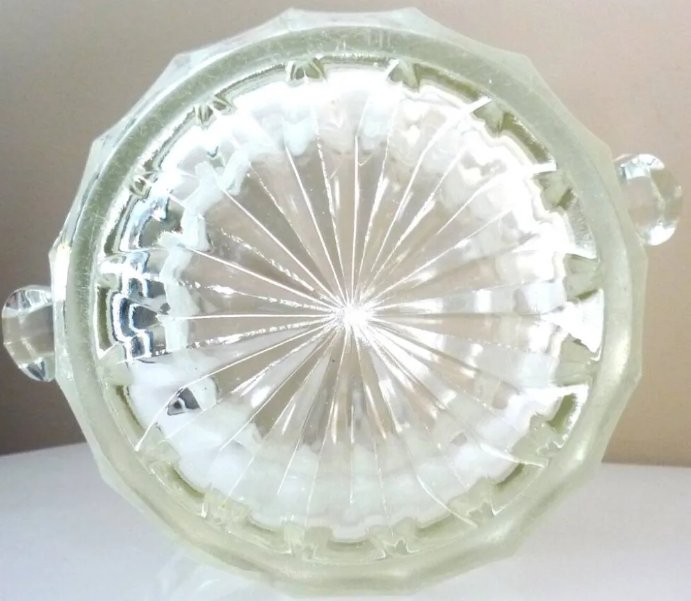 Seau à champagne, style et époque art déco, cristal épais, moulé, dépoli