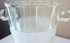 Seau à champagne, style et époque art déco, cristal épais, moulé, dépoli