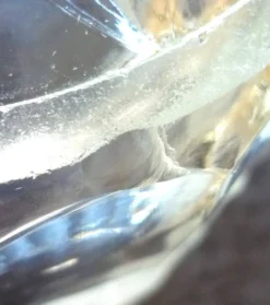 Seau à champagne, style et époque art déco, cristal épais, moulé, dépoli