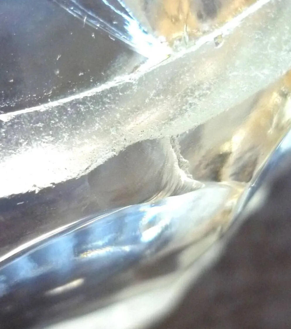 Seau à champagne, style et époque art déco, cristal épais, moulé, dépoli