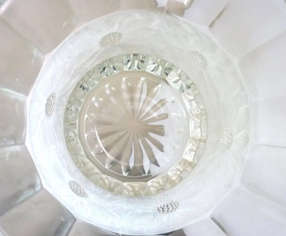 Seau à champagne, style et époque art déco, cristal épais, moulé, dépoli