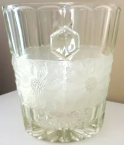 Seau à champagne, style et époque art déco, cristal épais, moulé, dépoli