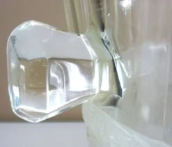 Seau à champagne, style et époque art déco, cristal épais, moulé, dépoli