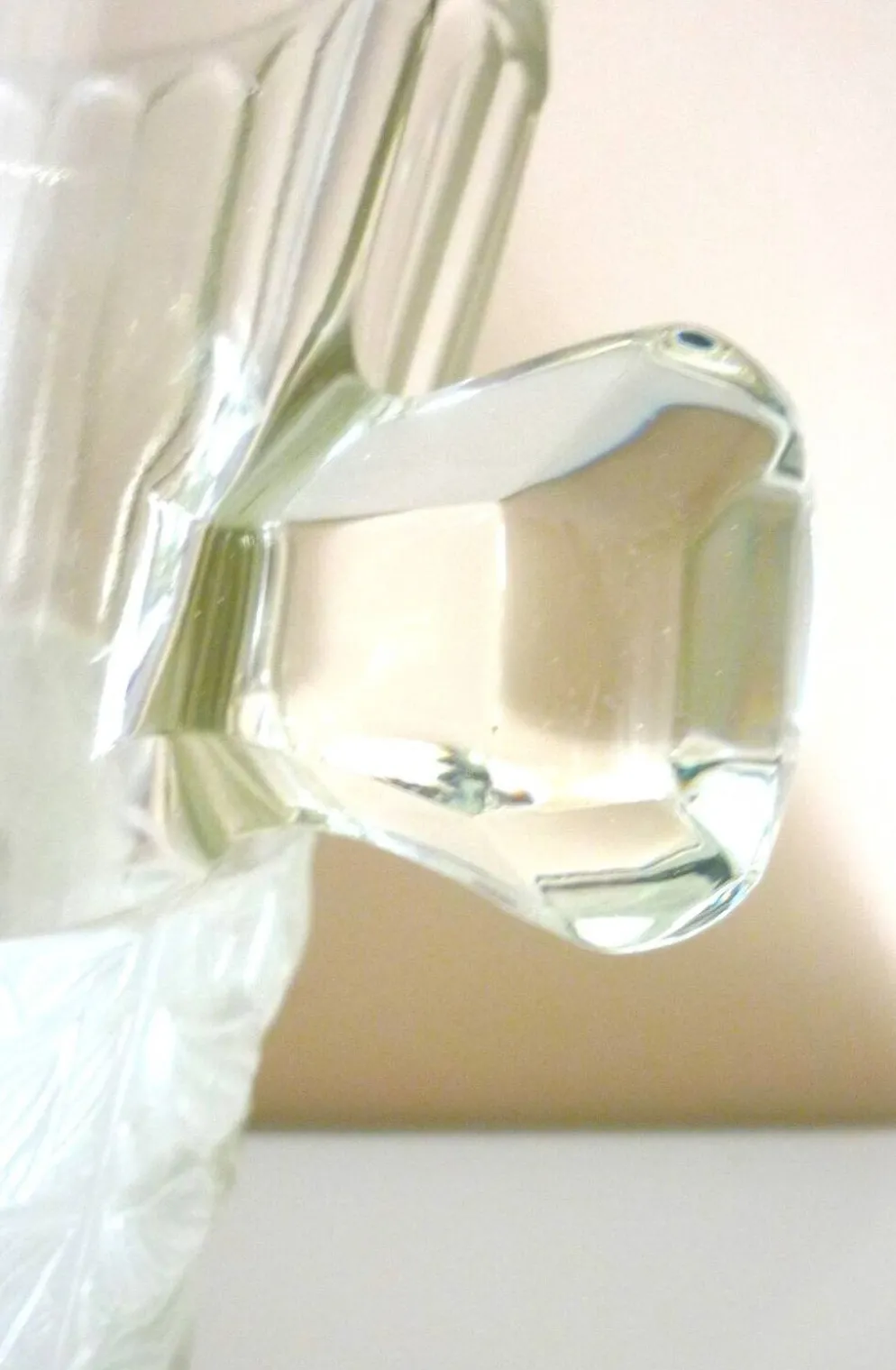 Seau à champagne, style et époque art déco, cristal épais, moulé, dépoli