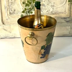 Seau à champagne vintage en cloisonné français avec un design de raisins et de vignes.