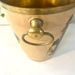 Seau à champagne vintage en cloisonné français avec un design de raisins et de vignes.