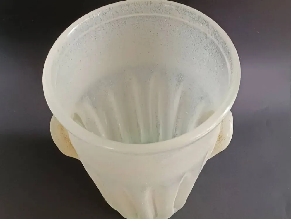 Seau en pâte de verre à oreille et cannelé beige