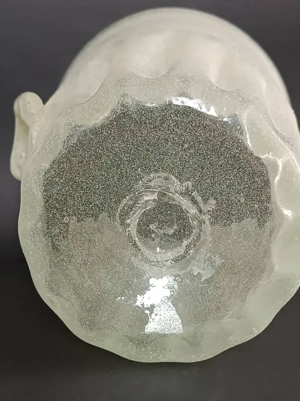 Seau en pâte de verre à oreille et cannelé beige