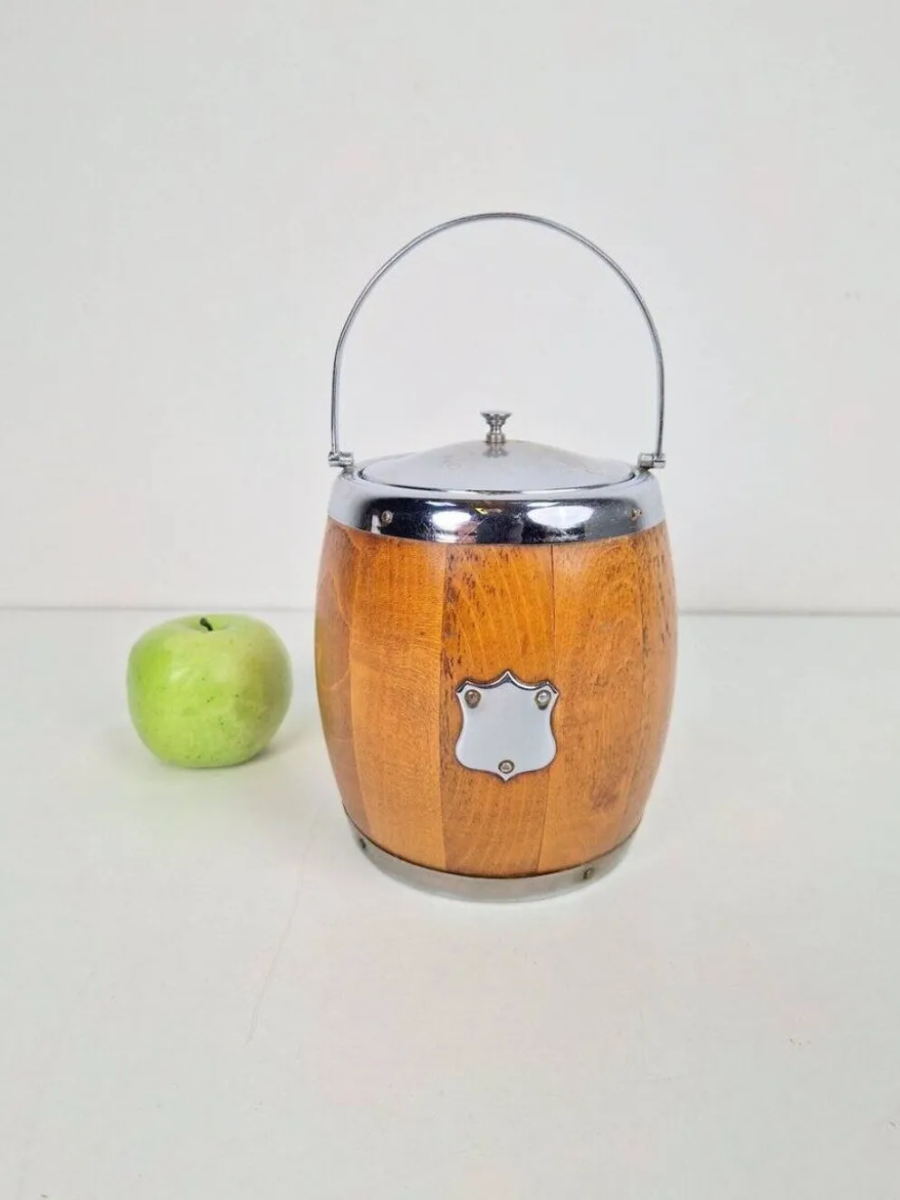 Seau à glace en bois vintage avec intérieur en céramique, années 1960