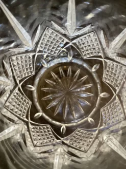 Seau à glace en cristal dimensions : hauteur -20 c/m-diamètre haute -16cm-