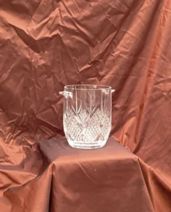 Seau à glace en cristal dimensions : hauteur -20 c/m-diamètre haute -16cm-