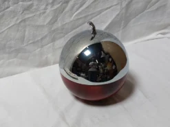 Seau à glace en forme de pomme, métal chromé et bakélite rouge, France, 70s