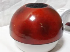Seau à glace en forme de pomme, métal chromé et bakélite rouge, France, 70s