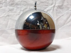 Seau à glace en forme de pomme, métal chromé et bakélite rouge, France, 70s