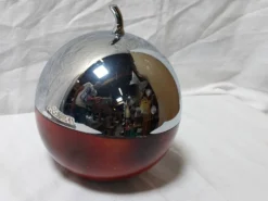 Seau à glace en forme de pomme, métal chromé et bakélite rouge, France, 70s
