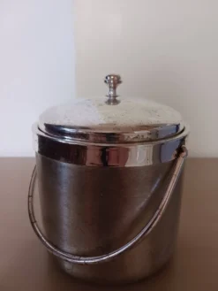 Seau à glace en métal, années 70 .