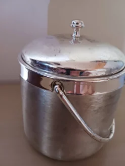 Seau à glace en métal, années 70 .
