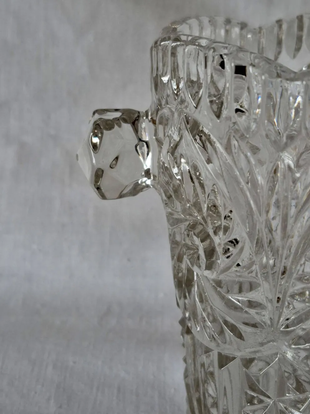 Seau à glace en verre moulé et taillé, A322