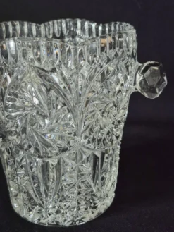 Seau à glace en verre moulé et taillé, A322