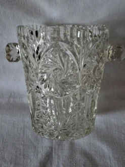 Seau à glace en verre moulé et taillé, A322