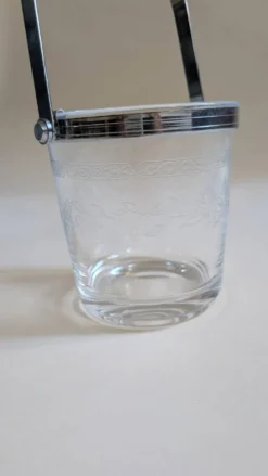 Seau à glace en verre transparent avec un motif floral gravé