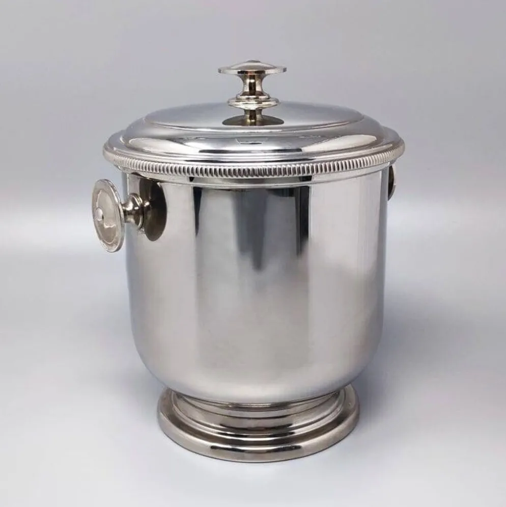 Seau à glace époustouflant en acier inoxydable par Macabo des années 1960. Fabriqué en Italie.