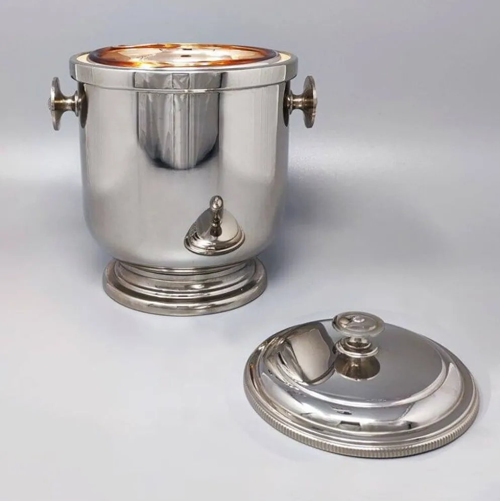 Seau à glace époustouflant en acier inoxydable par Macabo des années 1960. Fabriqué en Italie.