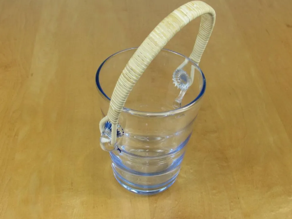 Seau à glace - Rotin et verre ondulé - Années 60 Seau à glace - Rotin et ve