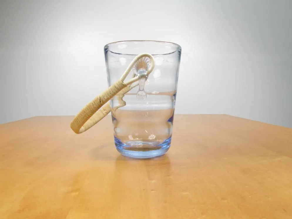 Seau à glace - Rotin et verre ondulé - Années 60 Seau à glace - Rotin et ve