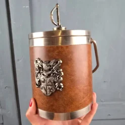 Seau à glace vintage chevalier – Blason et poignée épée – Années 60-70