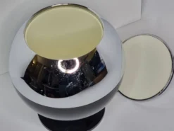 Seau à glaçons Coldy Lux, design sphérique en métal chromé et noir, années