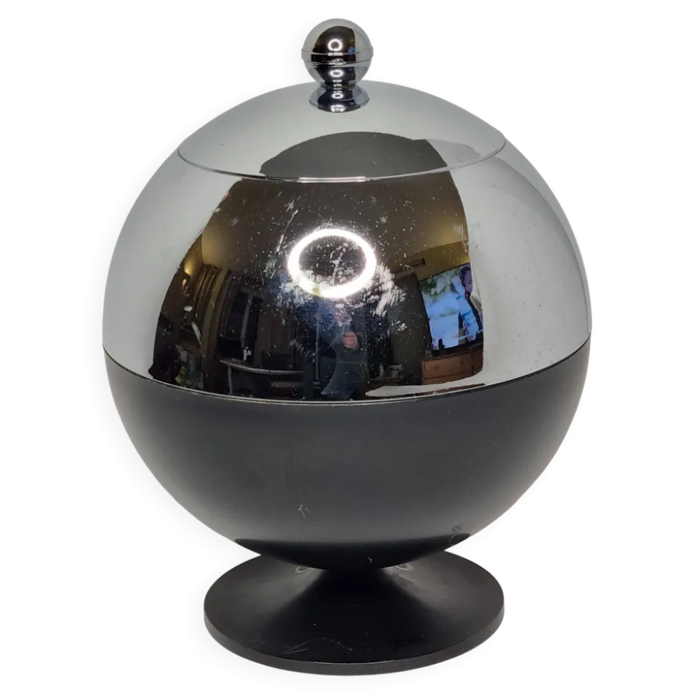 Seau à glaçons Coldy Lux, design sphérique en métal chromé et noir, années