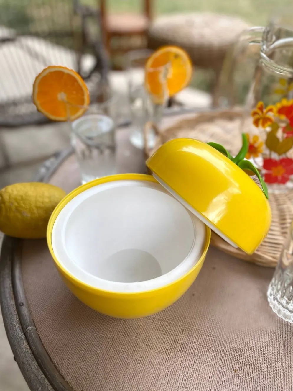 Seau à glaçons "pomme" vintage en plastique jaune, années 70