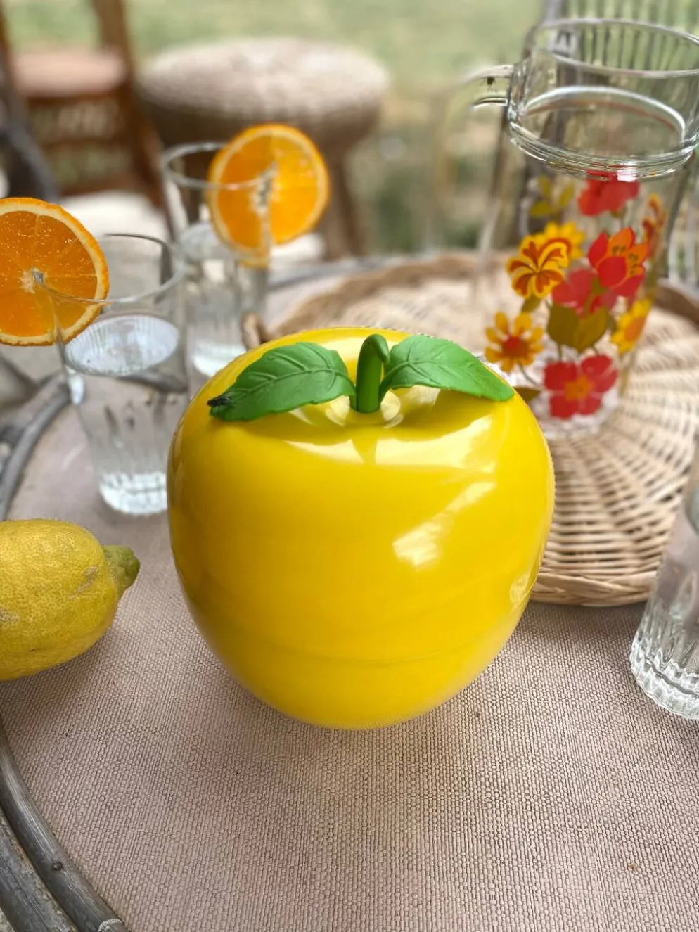 Seau à glaçons "pomme" vintage en plastique jaune, années 70