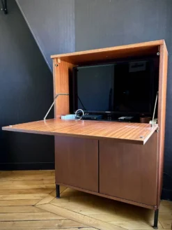 Secretaire