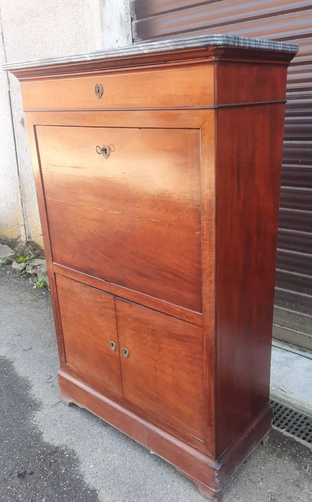 Secretaire en plaquage du dix-neuvieme siècle