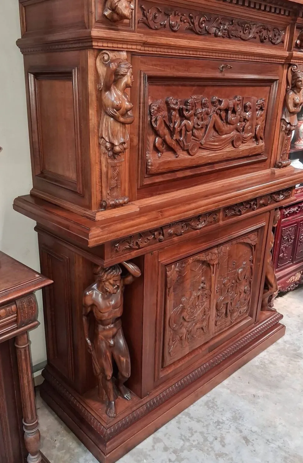 Secrétaire à abattant de style Renaissance, XIXe siècle
